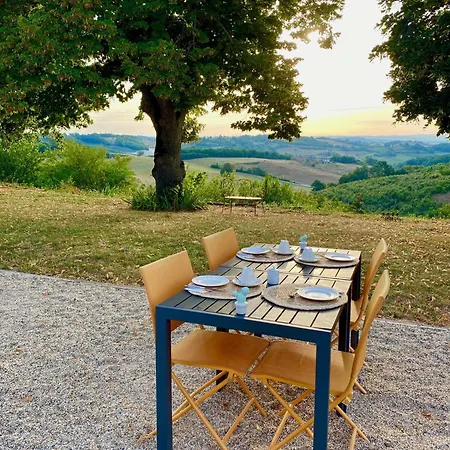 Πανσιόν Aux Coteaux D'aussac 4*