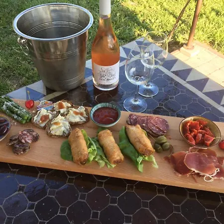 ゲストハウス Aux Coteaux D'aussac 4*