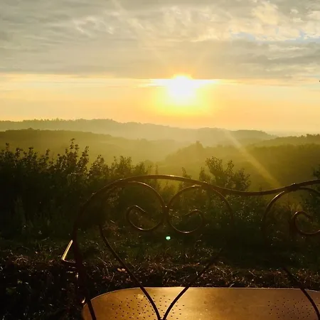 ゲストハウス Aux Coteaux D'aussac