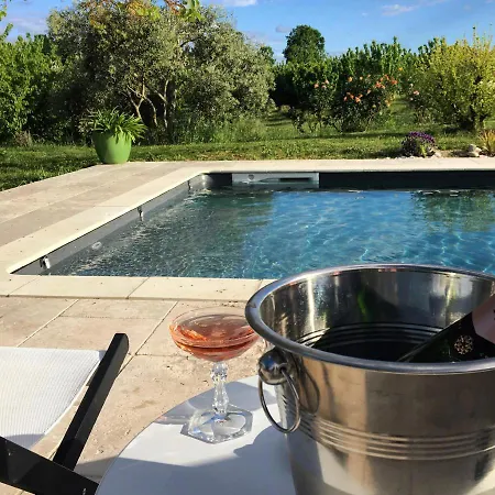 Aux Coteaux D'aussac 4* L'Honor-de-Cos