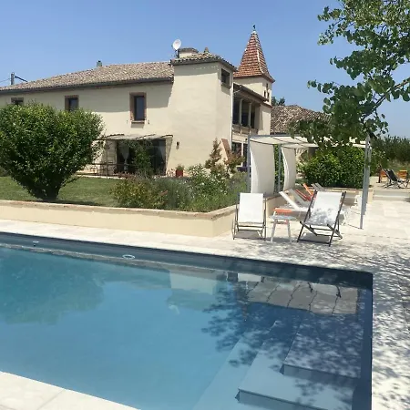 Aux Coteaux D'aussac Guest house 4*