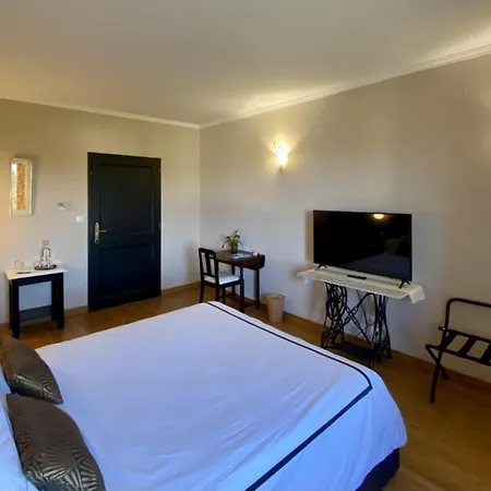 Aux Coteaux D'aussac Guest house 4*