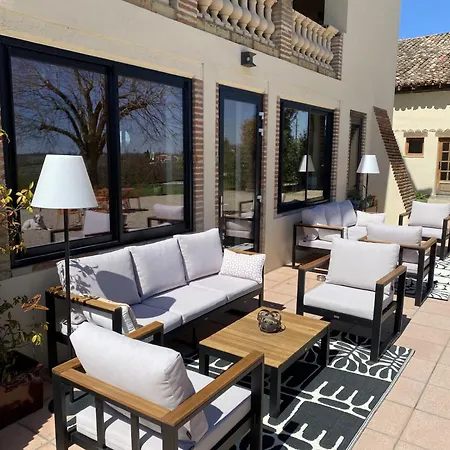 Aux Coteaux D'aussac Guest house