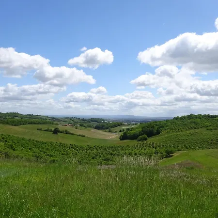 Aux Coteaux D'aussac بيت ضيافة 4*