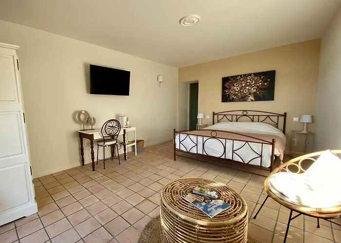 Aux Coteaux D'aussac 4* L'Honor-de-Cos