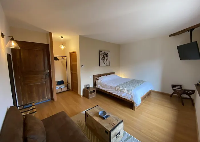 Aux Coteaux D'aussac Гостевой дом L'Honor-de-Cos